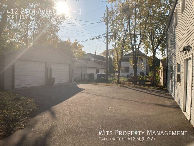 Foto del edificio - 412 24th Ave NE