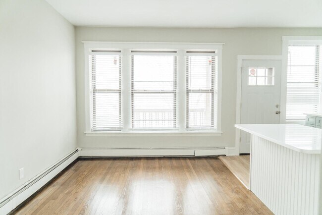 Building Photo - 5431 S Drexel Ave