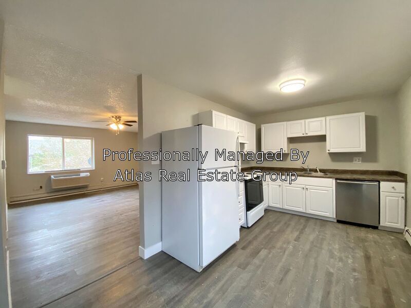 Primary Photo - 1164 Yosemite St