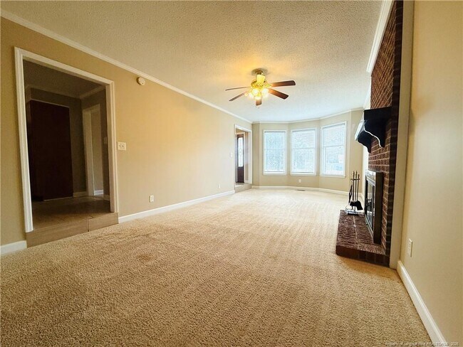 Foto del edificio - 6224 Lake Trail Dr