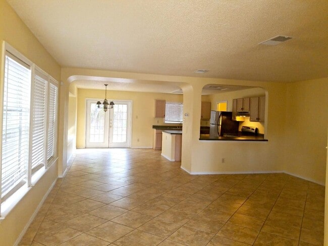 Building Photo - 12019 Vintage Point