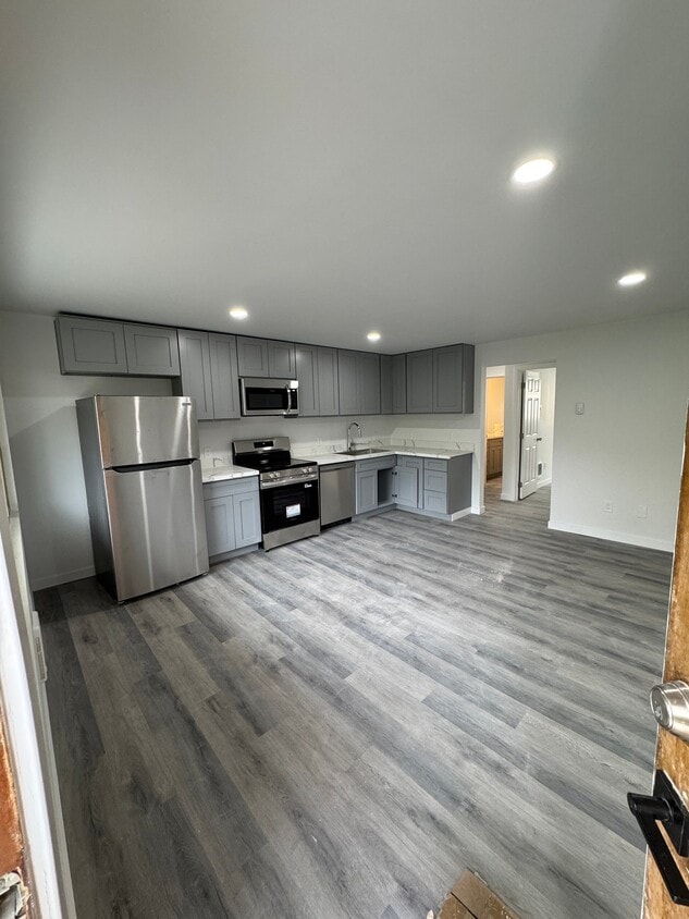 Photo - 1451 E Republican St (Seattle, WA)