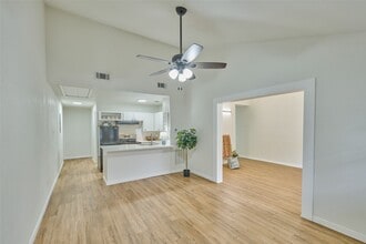 Building Photo - 31 Harbour Row Dr