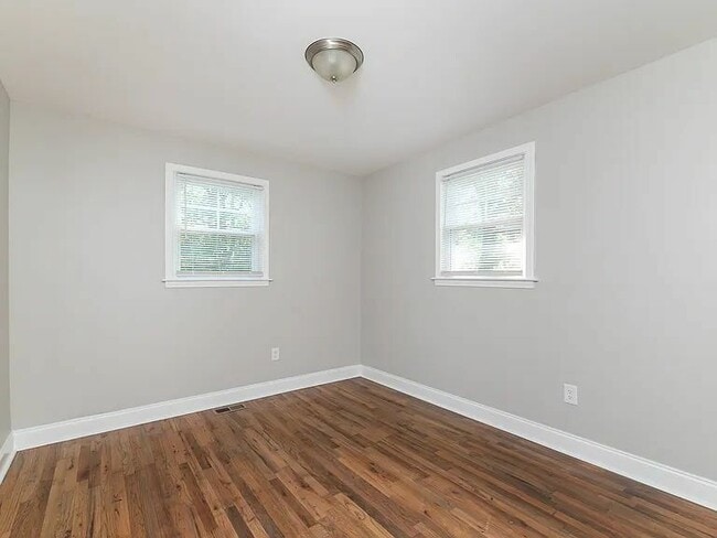 Building Photo - 316 Gower St