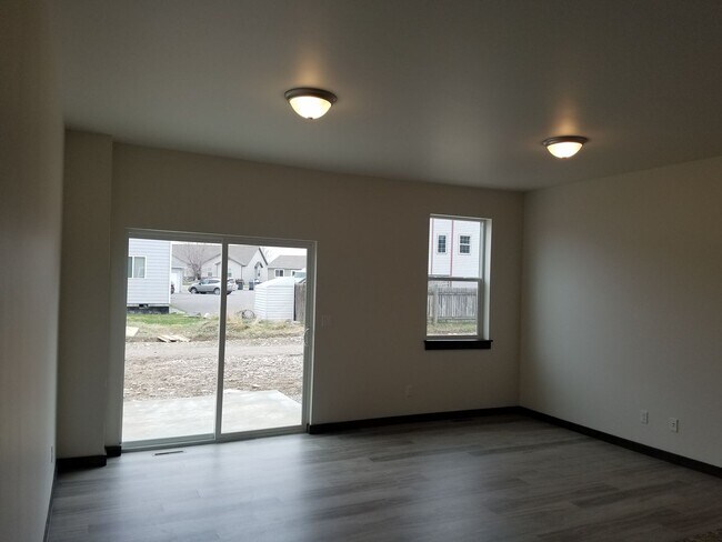 Foto del edificio - 1512 Butler Creek Ave
