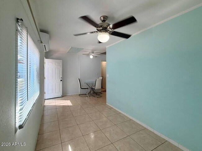 Building Photo - 2923 W Keim Dr