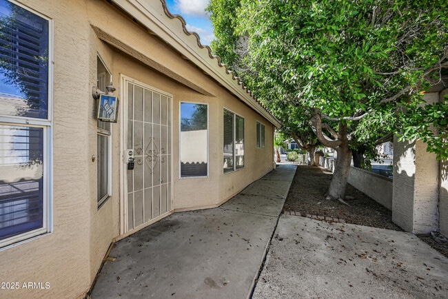 Building Photo - 641 E Gail Dr