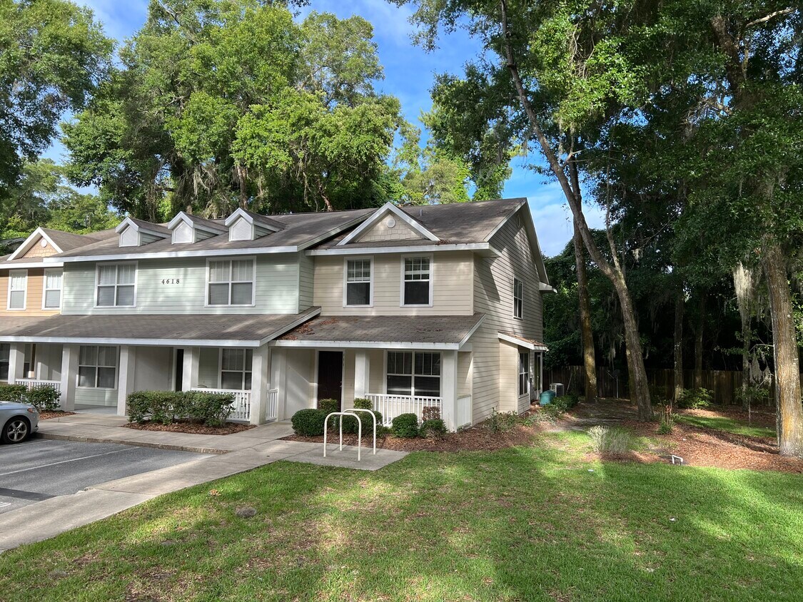 Foto principal - 4618 SW 48th Way
