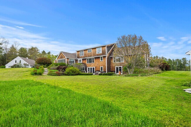 Foto del edificio - 295 Wadleigh Falls Rd