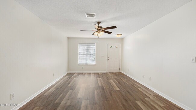 Building Photo - 137 Park Pl