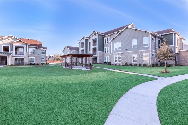 Building Photo - 4633 Campus Dr