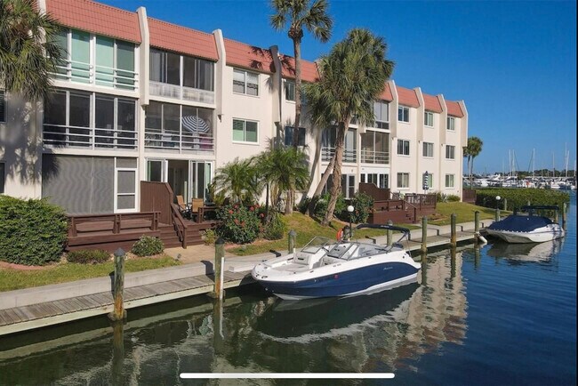 Rear view of unit - 240 Santa Maria St