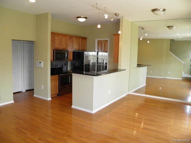 Building Photo - 39775 Rockcrest Cir