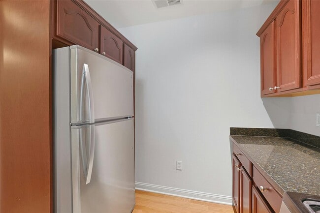 Building Photo - 3216 Leeward Dr