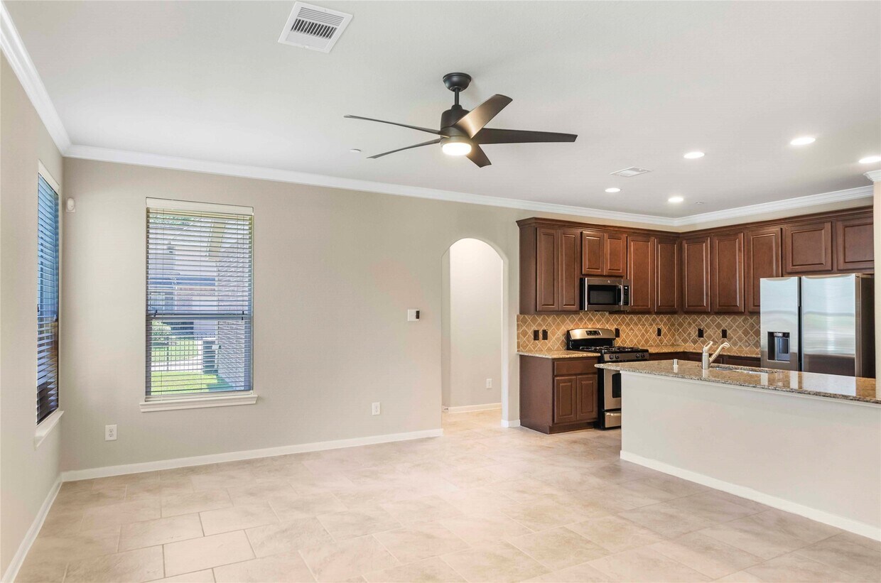 Primary Photo - 19 Umbria Ln