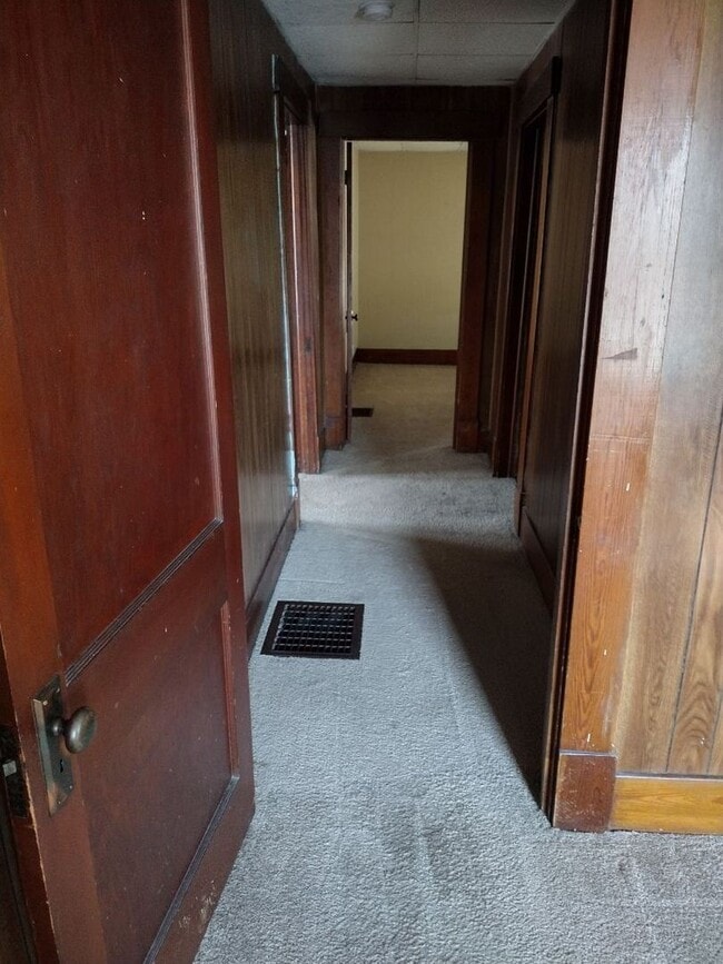 Foto del edificio - Two bedroom/one bathroom single family hou...