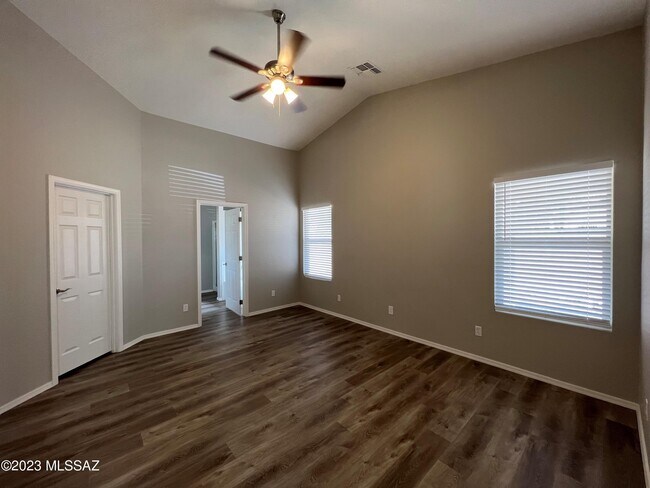 Foto del edificio - 7478 W Mission View Pl