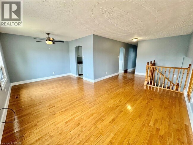 Building Photo - 123 Toynbee Crescent