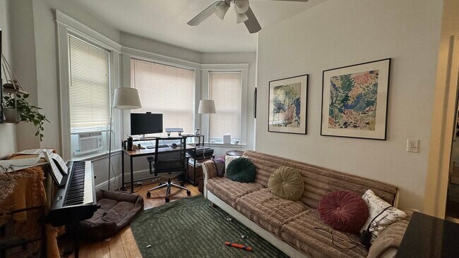 Foto del edificio - 142 Hemenway St