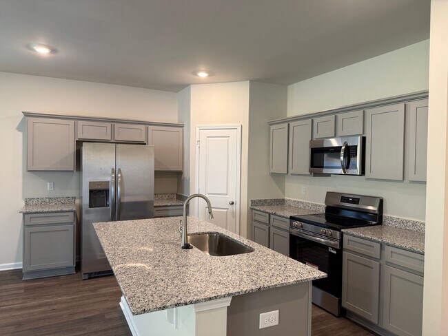Building Photo - 317 S Lake Dr