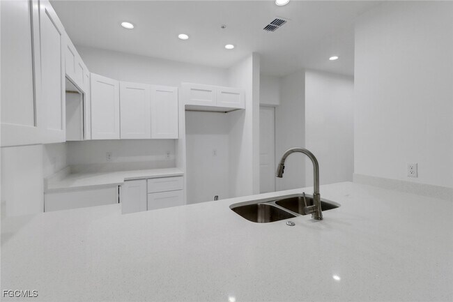 Foto del edificio - 1802 Samantha Gayle Wy