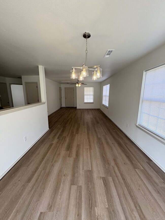 Foto del edificio - 601 Cedarbrook Ct