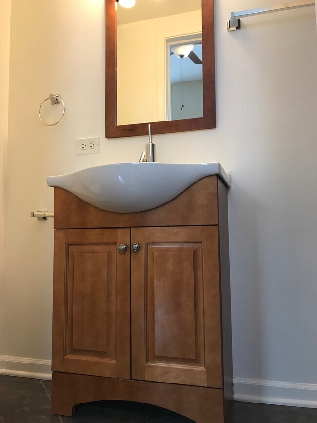 bathroom - 1317 West 18th Street