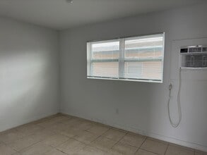 Building Photo - 1719 Dixon Blvd