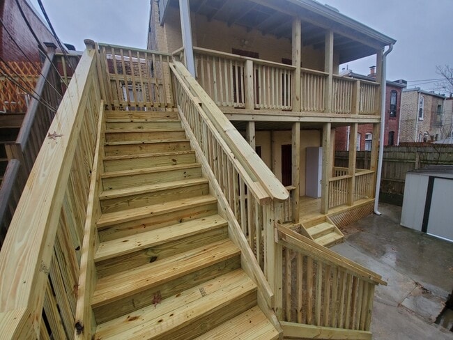 Building Photo - 326 14th Place Northeast
