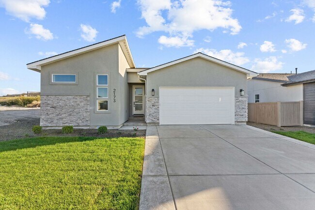 Foto del edificio - Charming 3 Bed, 2 Bath Home in Nampa, ID with Spacious Layout and Modern Touches!
