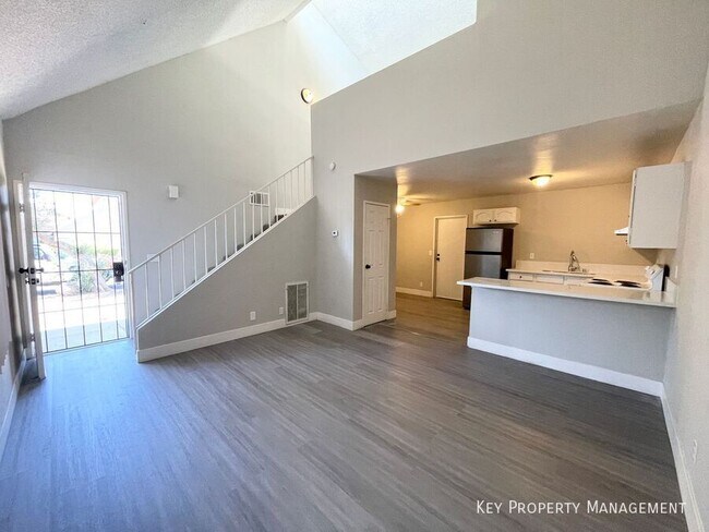 Building Photo - 5187 Garden Ln