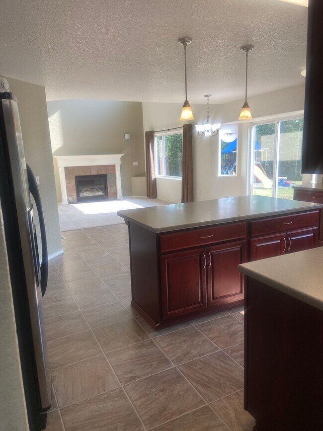 Foto del edificio - Immaculate 4 bedroom Single Family home in...