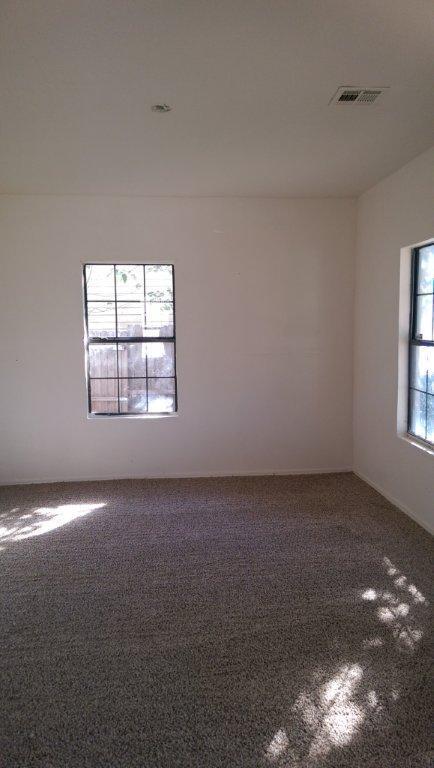Building Photo - 2 bed 1 bath home for rent near 59th betwe...