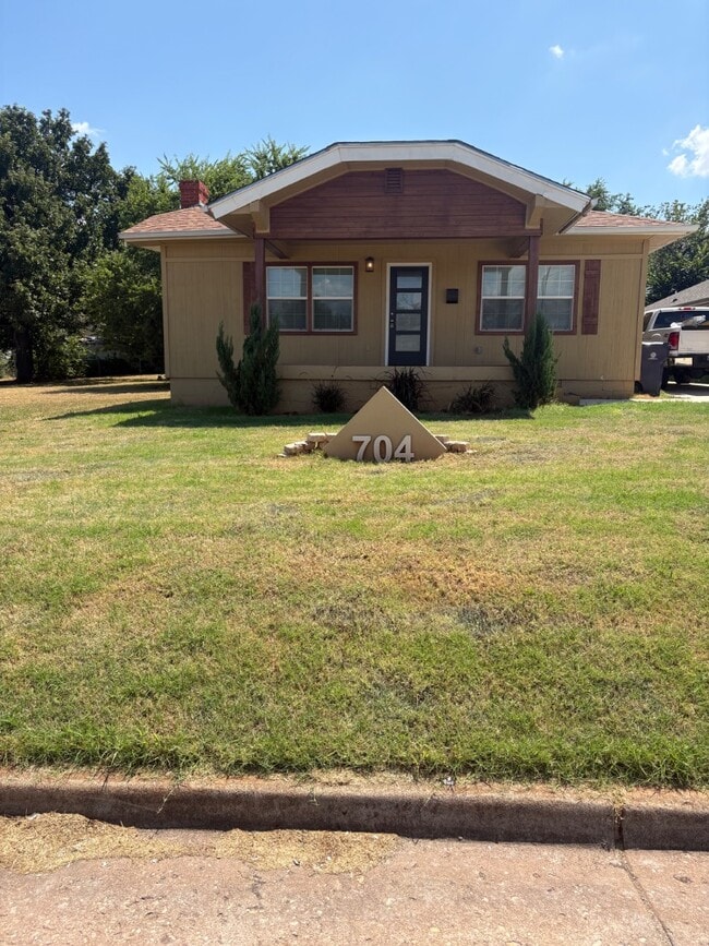 Photo - 704 NE 29th St House