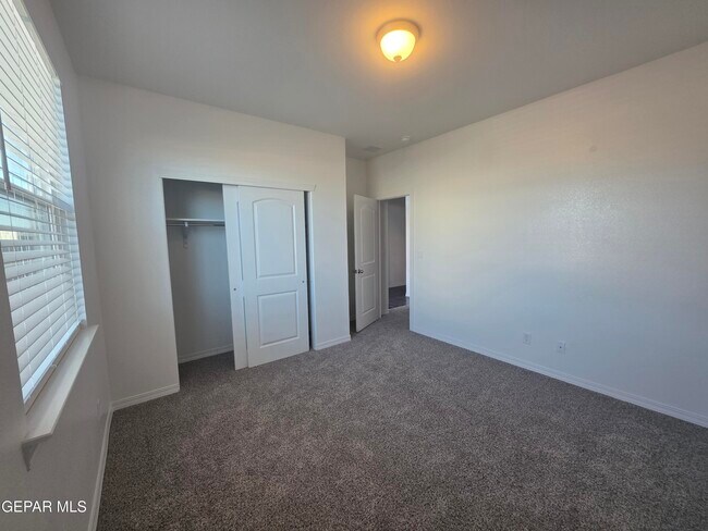 Building Photo - 4889 Christian Azcarate St