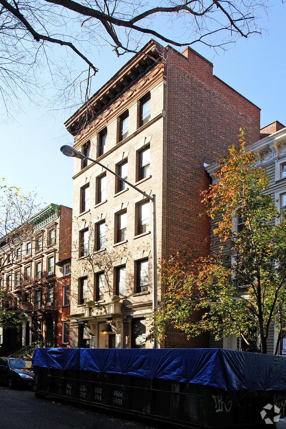 Primary Photo - 150 Hicks St