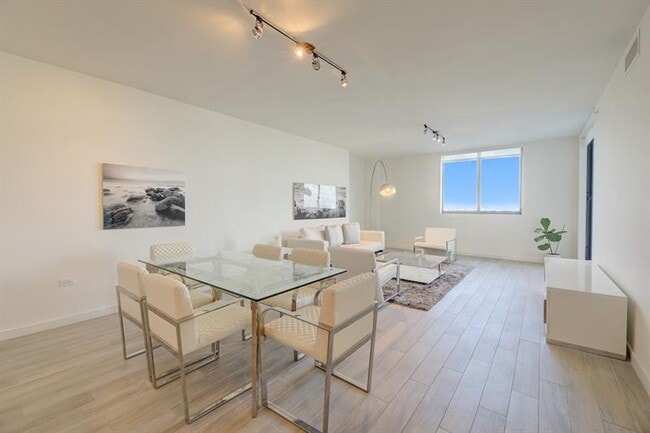 Foto del edificio - 999 SW 1st Ave