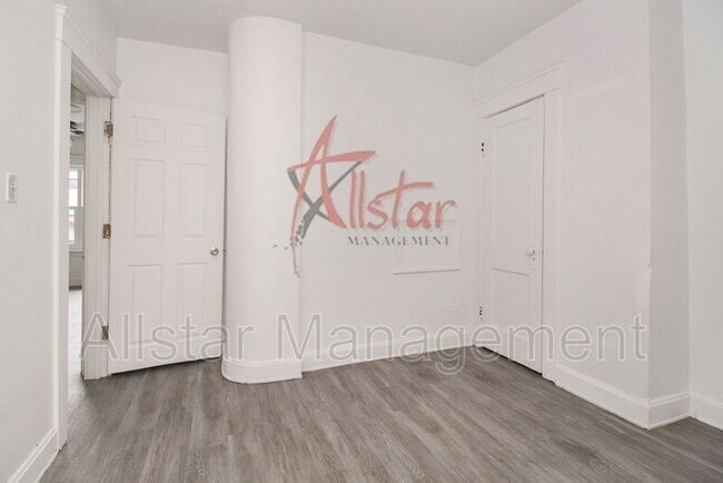 Foto del edificio - 4324 W 30th St