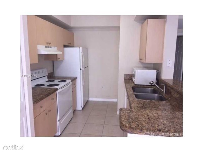 Building Photo - 2570 Centergate Dr