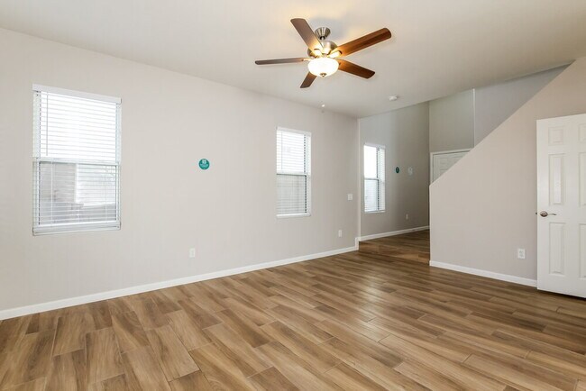 Foto del edificio - 12026 W Yuma St