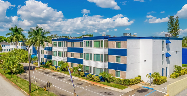 Building Photo - Loft at Third Apartments | Renovated 1 & 2...