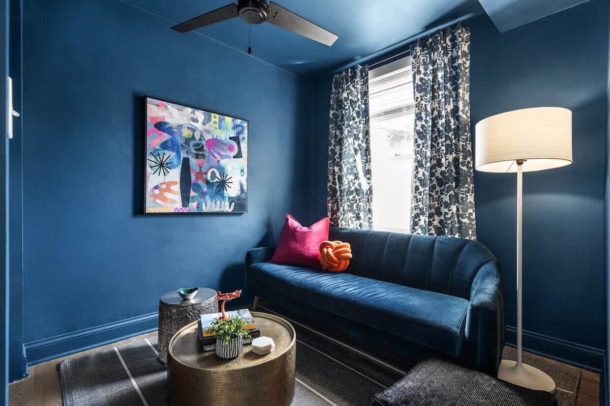 Primary Photo - 4615 N Lincoln Ave