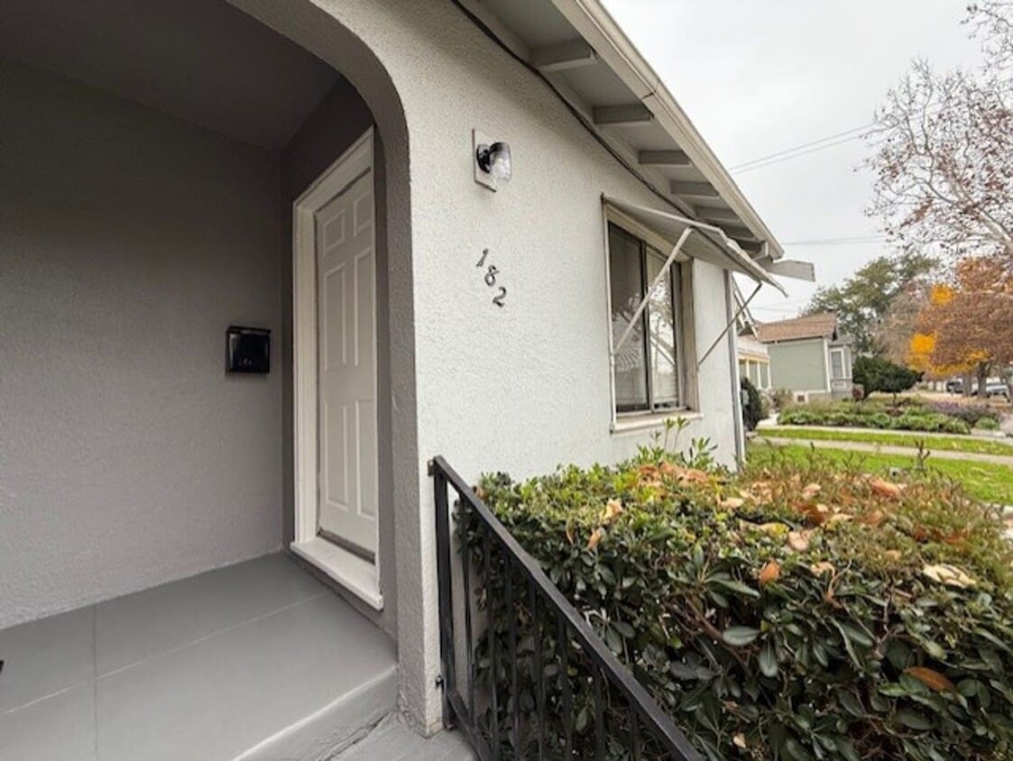 Primary Photo - 182 N 11th St