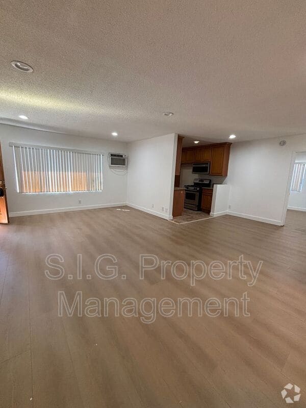 Building Photo - 10212 Tujunga Canyon Blvd