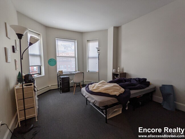 Foto del edificio - 822 Beacon St