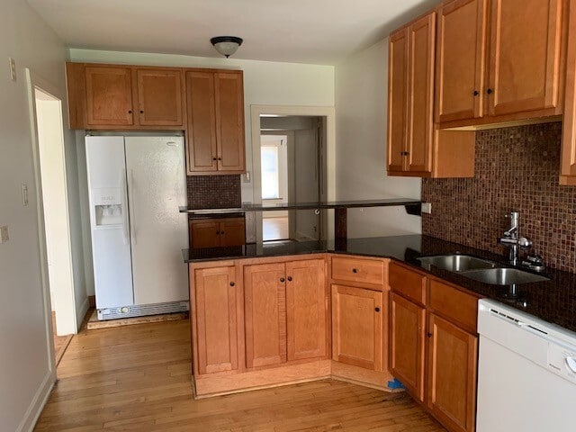 K - 2333 W Addison St