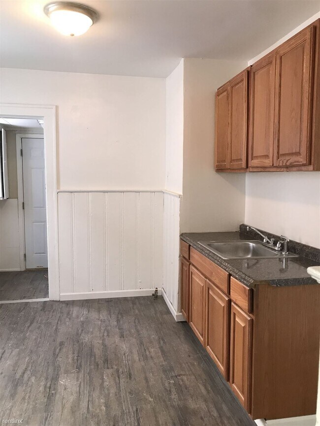 Building Photo - 3 br, 1 bath House - 17233 Patton St