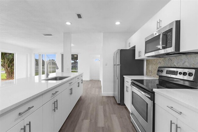 Foto del edificio - 21530 Glendale Ave