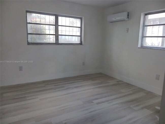 Foto del edificio - 5796 SW 5th St