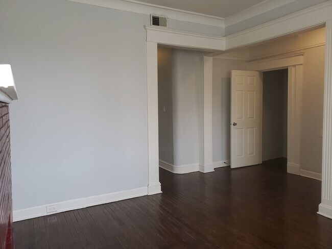 Foto del edificio - 6243 S Rhodes Ave